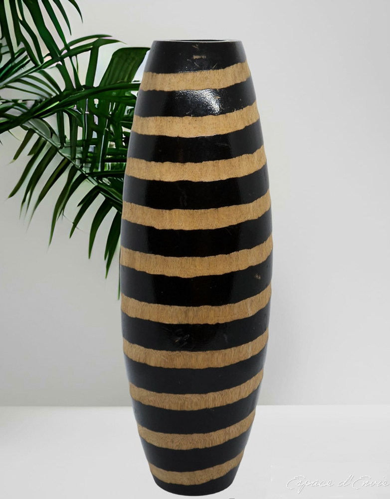 Vase en bois sculpté naturel et noir*