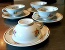 [0122022] Ensemble de 4 tasses à café anciennes avec sous-tasses
